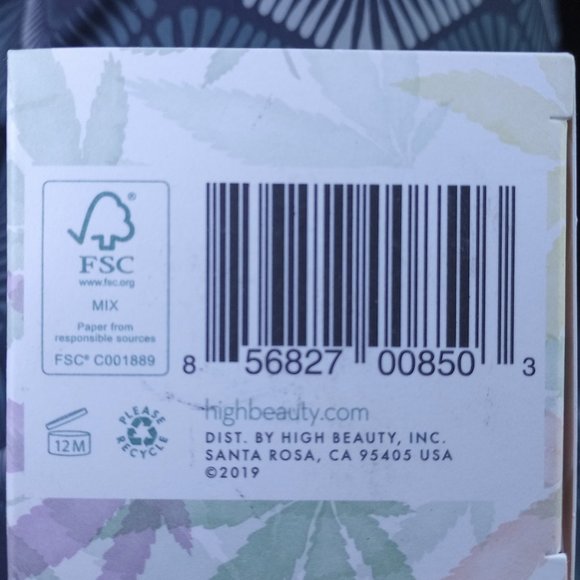 High. High maintenance. Cannabis peeling mask - Picture 4 of 4